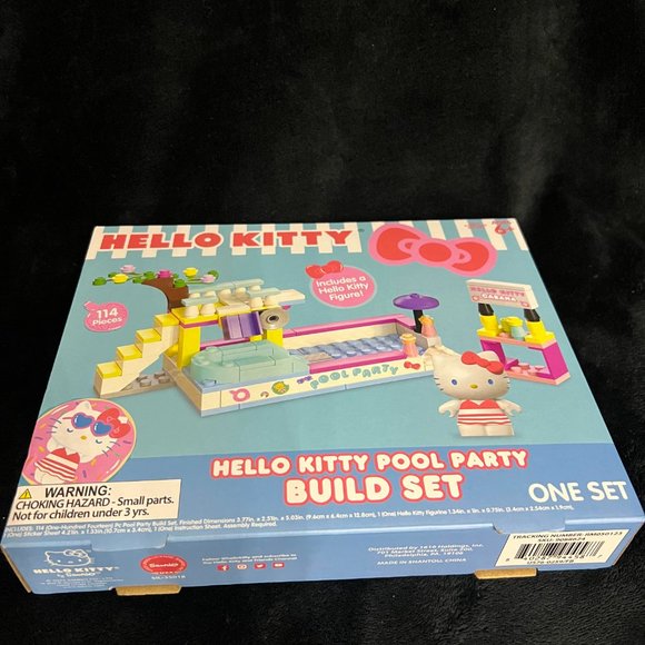 Hello Kitty Pool Party Build Set and Figure - Picture 5 of 5